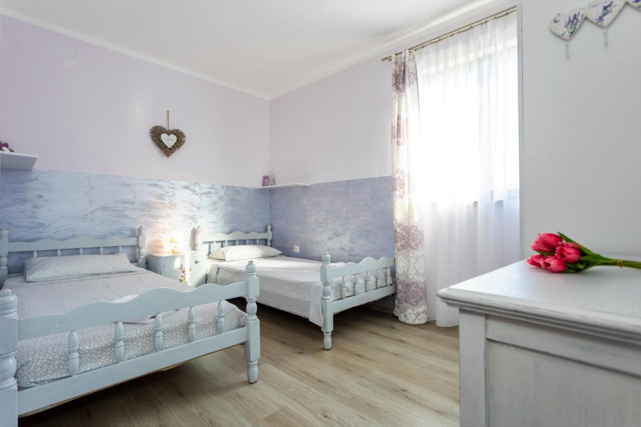 Apartman Doris Milohnici Zewnętrze zdjęcie